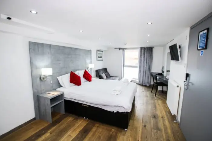 King Rooms